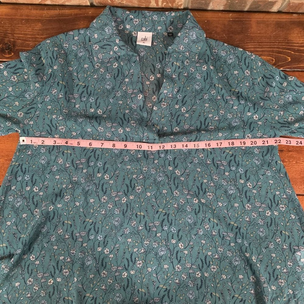CAbi Chase Field of Flowers X-Small Sheer Long Sleeve V-Neck Blouse EUC - Picture 10 of 13